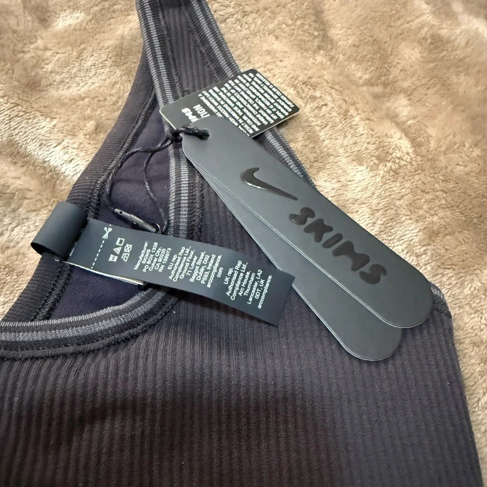 Nike SKIMS Ribbed Seamless - Picture 11 of 11